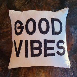 "GOOD VIBES" Cotton Pillow